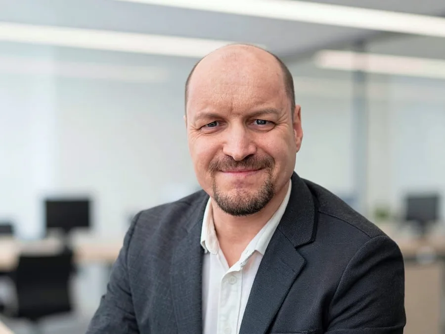 André Sager im Büro